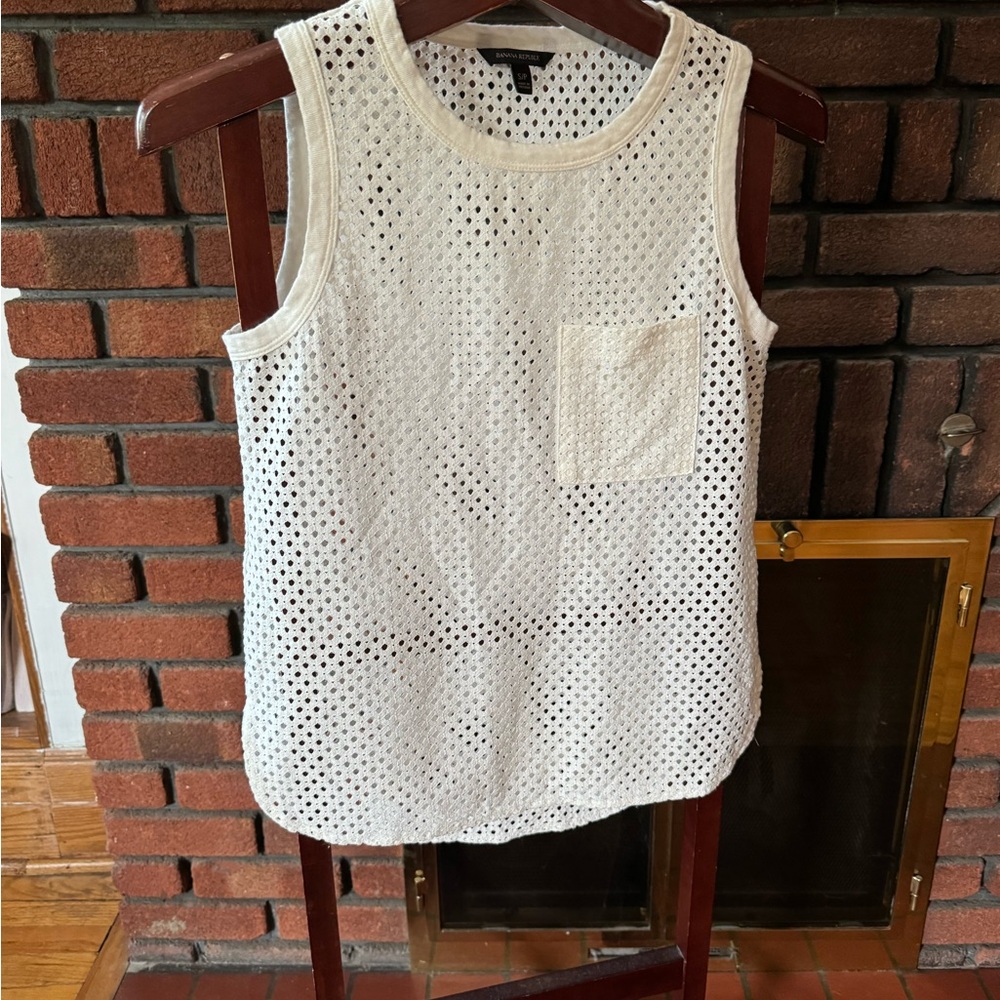 Banana Republic net top used once size M in perfect condition